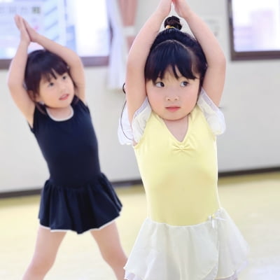 子供たちがレッスンに励んでいます